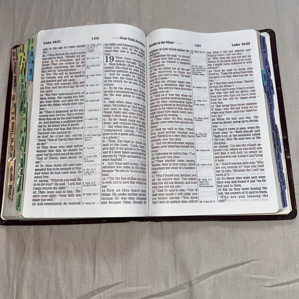 HOLY BIBLE NKJV Giant Print Center Column Reference Edition Nelson 993BG 1994 - Picture 9 of 13